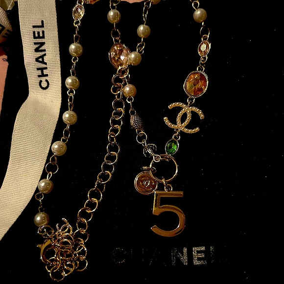 Chanel 5 charm - Picture 4 of 4